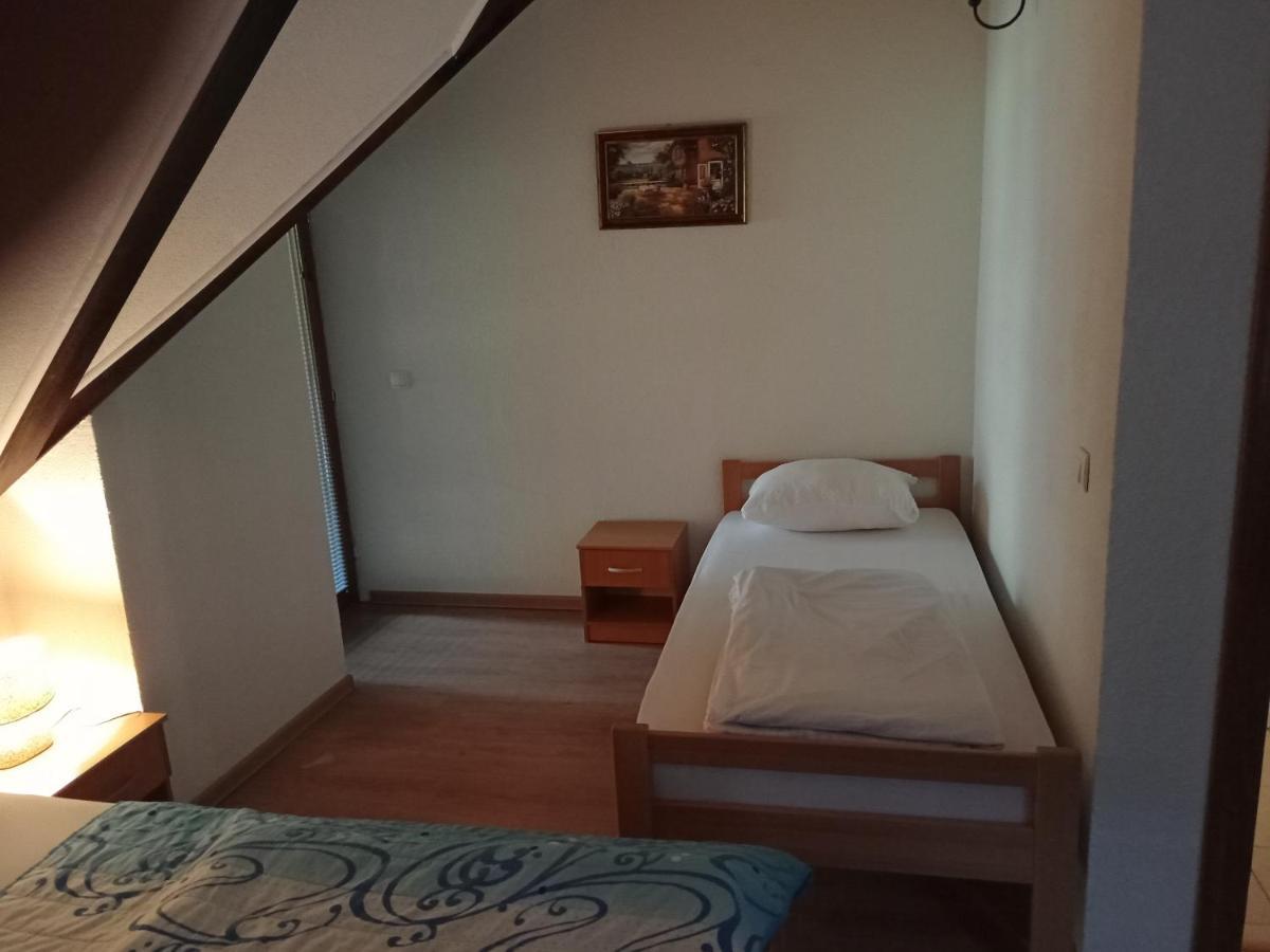 Prenociste/Restoran Lovac Hotel Bihac Bagian luar foto