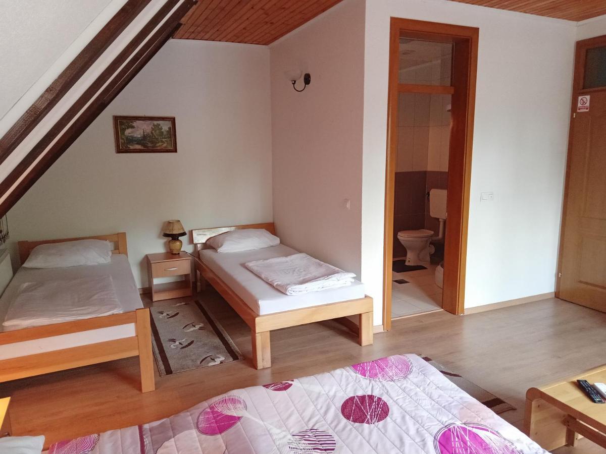 Prenociste/Restoran Lovac Hotel Bihac Bagian luar foto