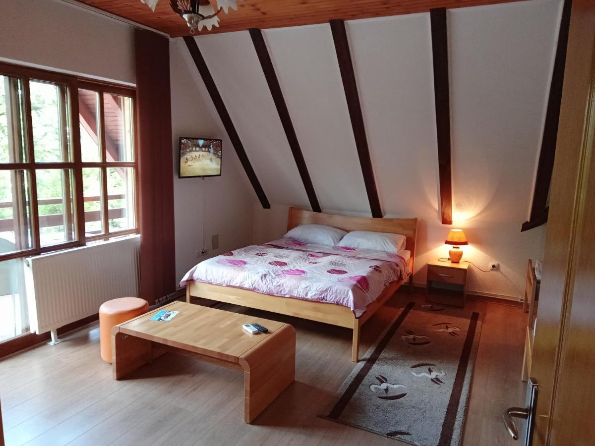 Prenociste/Restoran Lovac Hotel Bihac Bagian luar foto