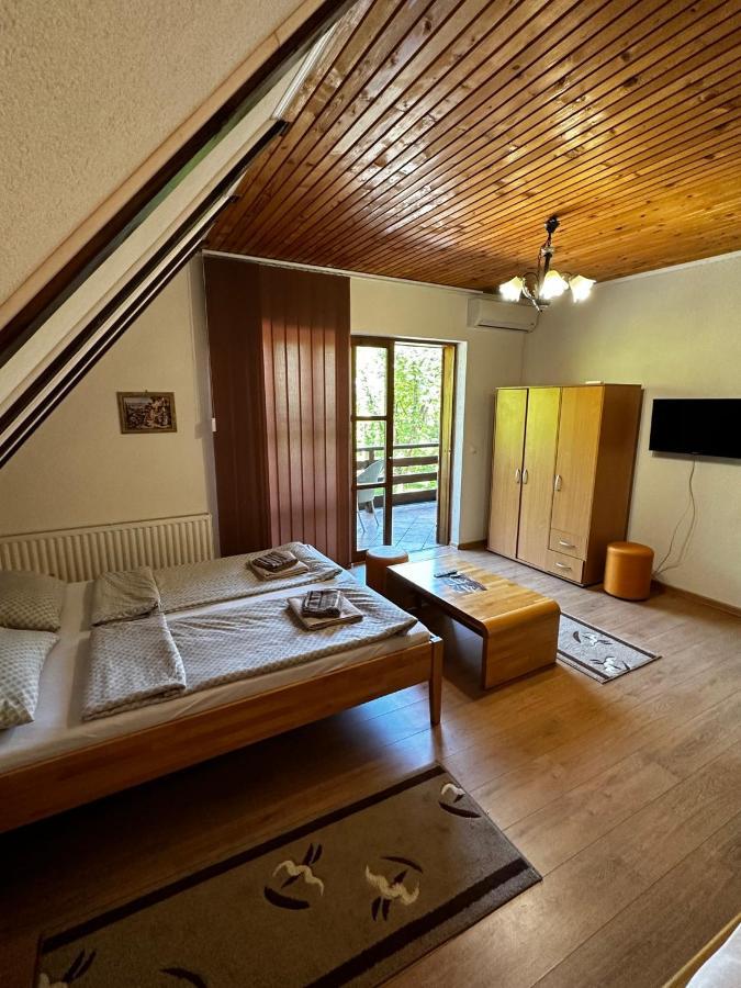 Prenociste/Restoran Lovac Hotel Bihac Bagian luar foto