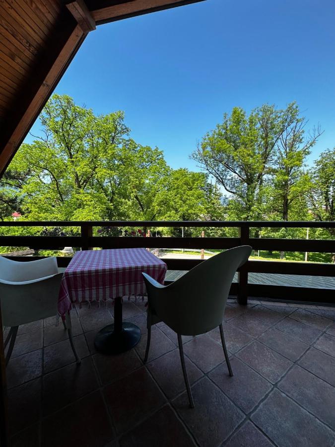 Prenociste/Restoran Lovac Hotel Bihac Bagian luar foto
