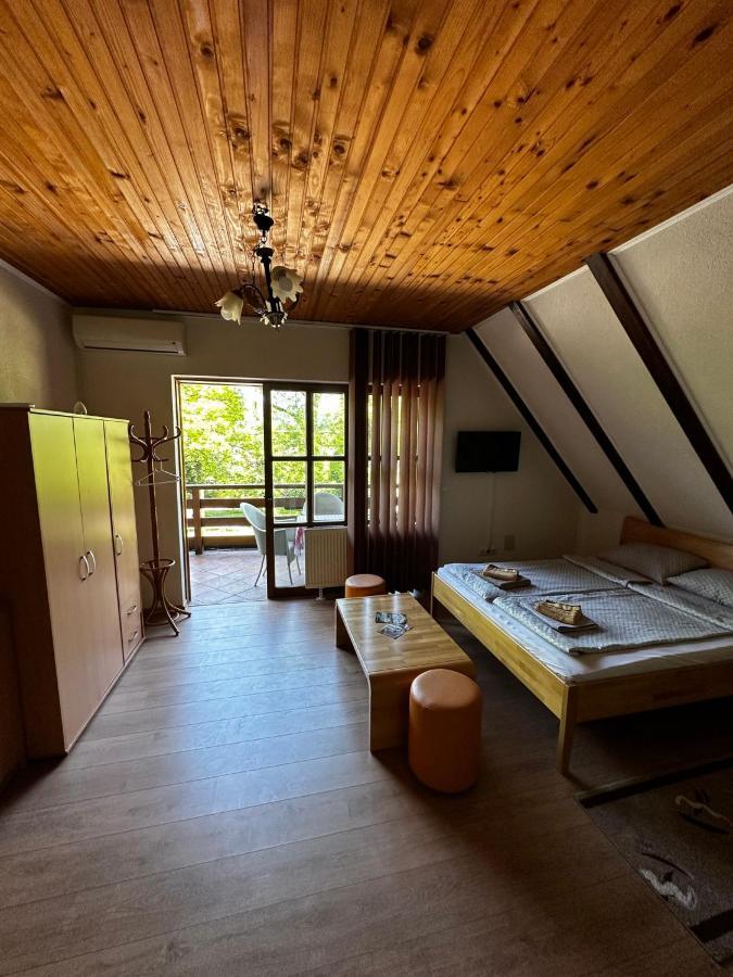 Prenociste/Restoran Lovac Hotel Bihac Bagian luar foto