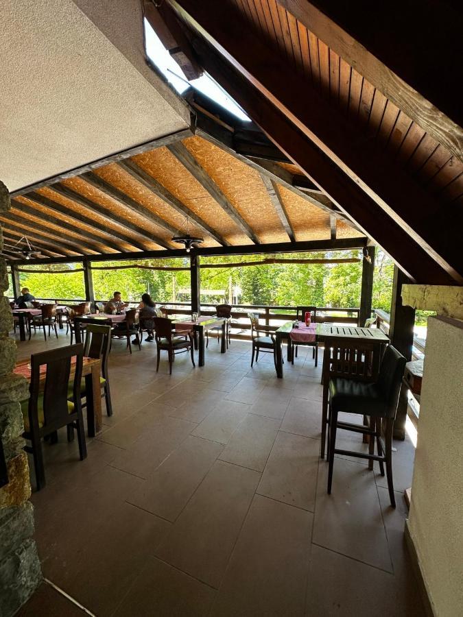 Prenociste/Restoran Lovac Hotel Bihac Bagian luar foto
