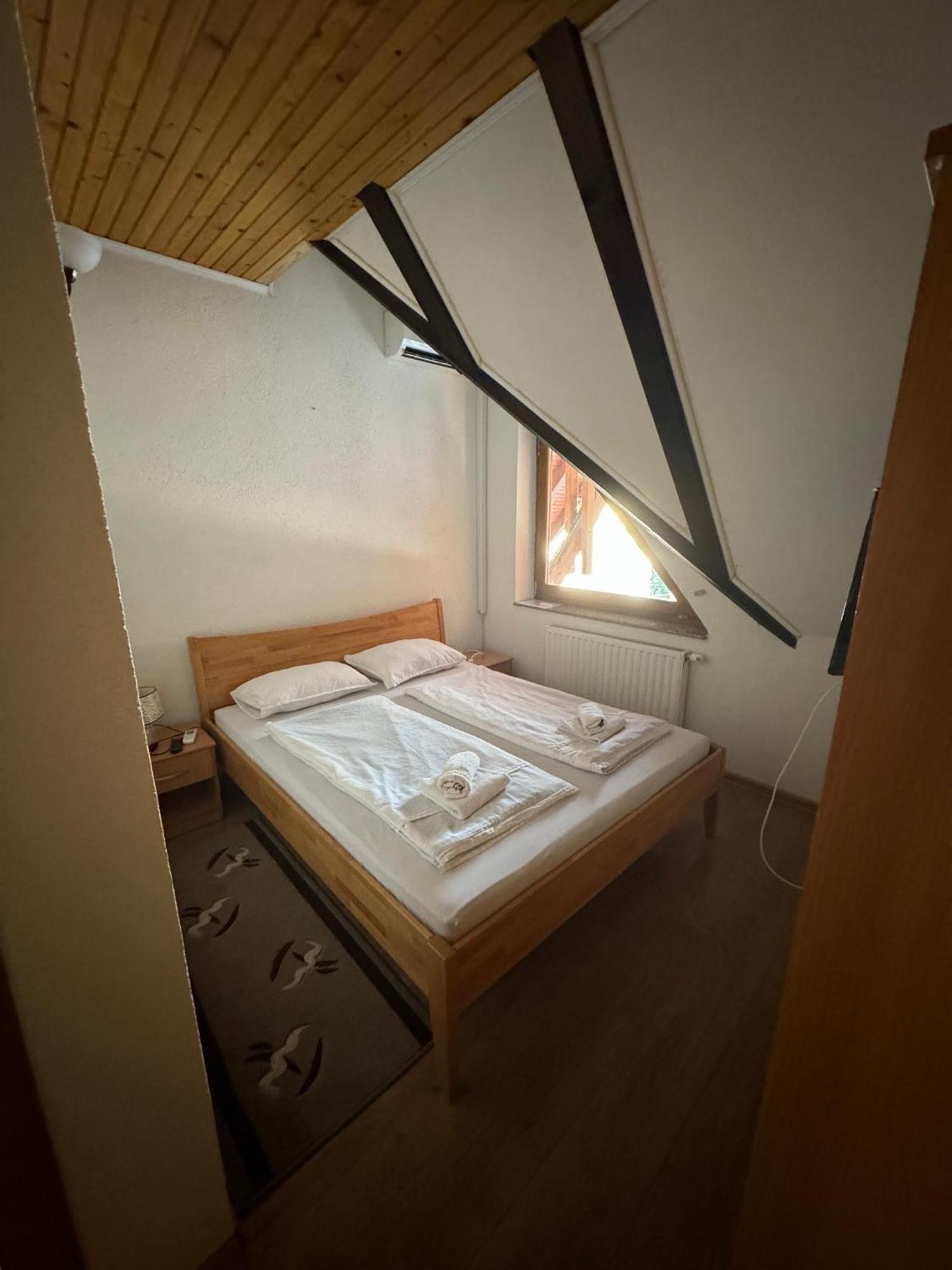 Prenociste/Restoran Lovac Hotel Bihac Bagian luar foto